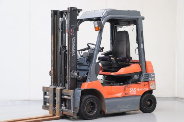 Toyota 7FB25 (Ref: OC64)