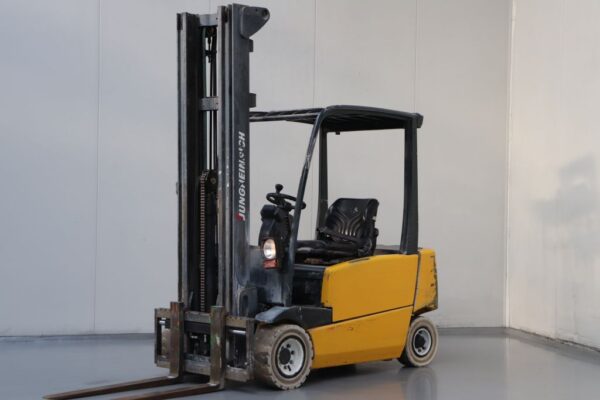 Jungheinrich EFG 320 (Ref: OF47)