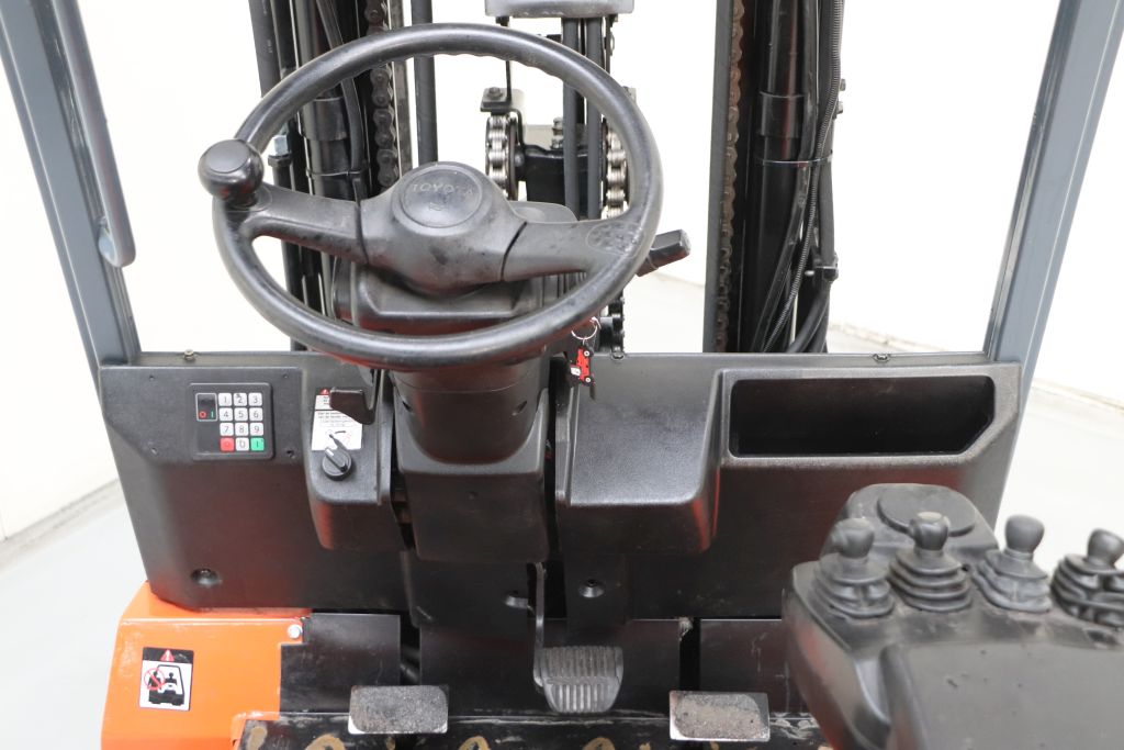 Toyota 7FBMF30 (Ref: OT60) - Imagen 3