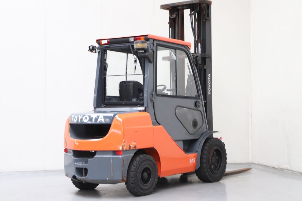 Toyota 02-8FDJF35 (Ref: NX21) - Imagen 2